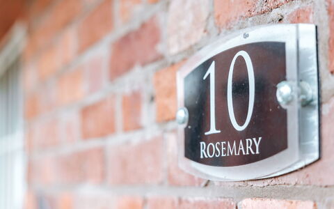Rosemary Country Cottage: Plate-Forme, Ombre, Dur, Mobilier De Jardin, Balcon, Planche, Eco Hôtel, Piscine, Parquet, Recours