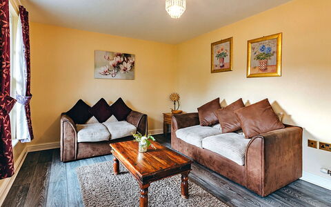 Rose Country Cottage: Appartement, Chaîne De Montagnes, Vallée, Alpes, Hôtel, Village De Montagne