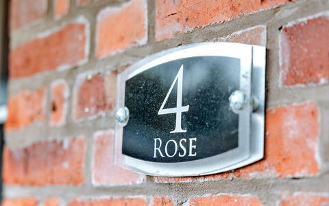 Rose Country Cottage: Appartement, Chaîne De Montagnes, Vallée, Alpes, Hôtel, Village De Montagne