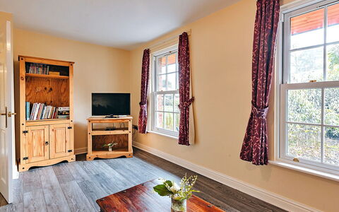 Rose Country Cottage: Plate-Forme, Ombre, Dur, Mobilier De Jardin, Balcon, Planche, Eco Hôtel, Piscine, Parquet, Recours