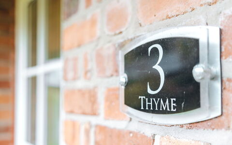 Thyme Country Cottage: Appartement, Chaîne De Montagnes, Vallée, Alpes, Hôtel, Village De Montagne