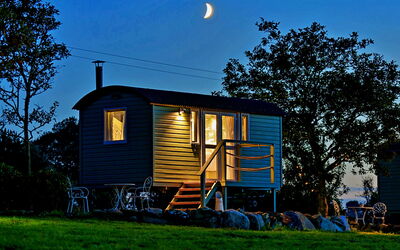 'Angharad' Poachers Hut