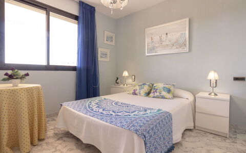 Cancun: Chambre, Meubles, Pièce, Lit, Propriété, Drap De Lit, Design Intérieur, Cadre De Lit, Sol, Literie