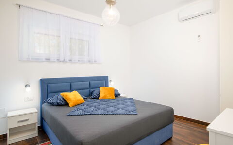 L&L: Meubles, Design Intérieur, Lit, Sol, Sol, Chambre, Bois, Pièce, Plafond, Domicile