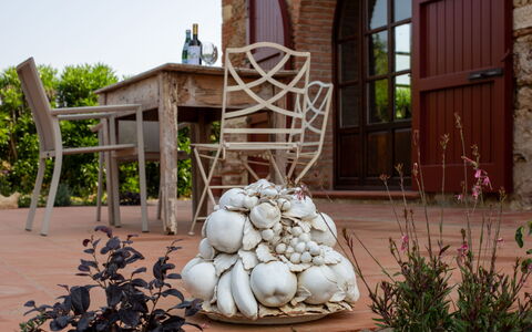 Villa Leone Reale: Pot De Fleur, Tableau De Plein Air, Mobilier De Jardin, Plante D'Appartement, Jardin, Chaise, Aménagement Paysager, Vase, Patio, Arrière-Cour