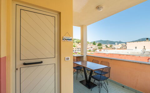 Mare Fuori: Jour, Bâtiment, Fenêtre, Façade, Appartement, Design Urbain, Condominium, Usage Mixte