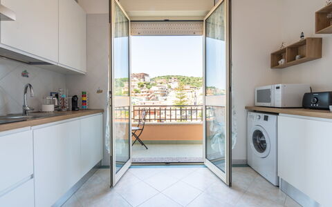 Mare Fuori: Jour, Bâtiment, Fenêtre, Façade, Appartement, Design Urbain, Condominium, Usage Mixte