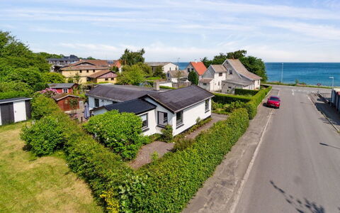 Keld - 350M from the Sea: Zone Résidentielle, Maison, Domicile, Quartier, Paysage, Toit, Banlieue, Lot Terre, Côte, Établissements Humains