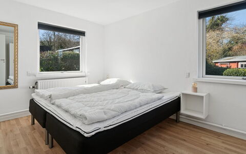 Keld - 350M from the Sea: Chambre, Lit, Bois, Design Intérieur, Plafond, Literie, Sol, Drap De Lit, Sol, Cadre De Lit