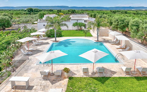 Masseria Lamagrotte By Raro Rooms: Piscine, Recours, Biens, Eco Hôtel, Hacienda, Ombre, Balancelle, Mobilier De Jardin, Parapluie, Villa