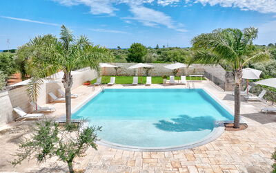 Masseria Lamagrotte by Raro Rooms: Piscine, Mobilier De Jardin, Recours, Parapluie, Balancelle, Composite, Eco Hôtel, Thermes, Ombre, Caractéristique De L'Eau