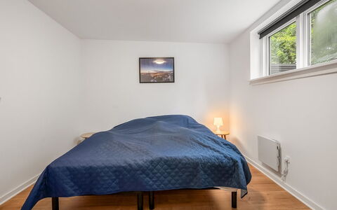 Albina - 650M from the Sea: Chambre, Bois, Design Intérieur, Plafond, Lit, Sol, Sol, Drap De Lit, Pièce, Literie