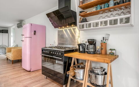 Albina - 650M from the Sea: Appareil De Cuisine, Principaux Appliance, Design Intérieur, Cuisine, Bois, Sol, Meubles, Électroménager, Sol, Éclairage