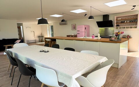 Albina - 650M from the Sea: Meubles, Design Intérieur, Sol, Bois, Sol, Luminaire, Table, Chaise, Plafond, Éclairage