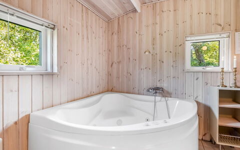 Tatianna - 100M from the Sea: Bois, Domicile, Porche, Plate-Forme, Dur, Toit, Tache De Bois, Parquet, Eco Hôtel