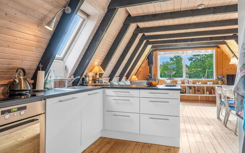 Annalia - 400M from the Sea: Bois, Dur, Parquet, Grenier, Tache De Bois, Cuisine, Planche, Vernis, Contre-Plaqué, Grenier
