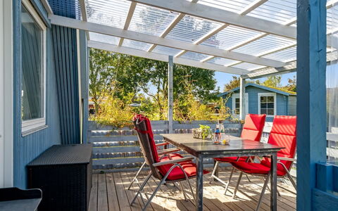 Annalia - 400M from the Sea: Bois, Meubles, Mobilier De Jardin, Chaise, Plate-Forme, Ombre, Porche, Dur, Patio, Structure En Plein Air