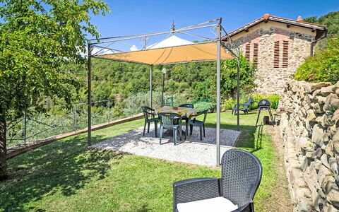 La Malva: Meubles, Ombre, Mobilier De Jardin, Jardin, Structure En Plein Air, Chaise, Eco Hôtel, Tableau De Plein Air, Arrière-Cour, Cour