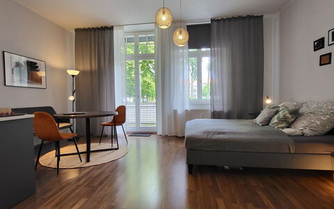Modernes Apartment in Magdeburg: Meubles, Design Intérieur, Sol, Sol, Bois, Parquet, Couvre-Fenêtres, Domicile, Plafond, Pièce
