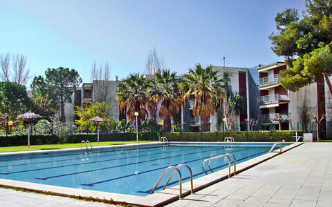 Reus Mediterrani: Ciel, L'Eau, Plante, Propriété, Piscine, Bâtiment, Bleu Azur, Arbre, Plan D'Eau, Architecture