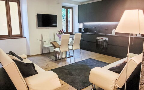 La Scaletta: Meubles, Design Intérieur, Sol, Sol, Bois, Pièce, Plafond, Canapé, Table, Salon