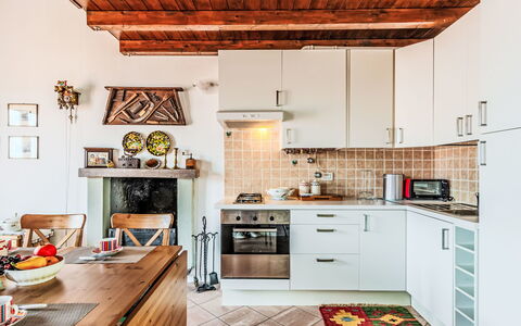 Laghina: Appareil De Cuisine, Cuisine, Comptoir, Meubles, Design Intérieur, Cabinetry, Principaux Appliance, Sol, Électroménager, Cuisinière