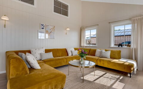 Adia - 650M from the Sea: Biens, Ombre, Allée, Ferme