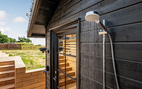 Adia - 650M from the Sea: Biens, Ombre, Allée, Ferme