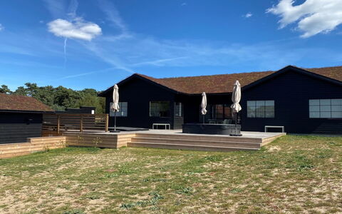 Adia - 650M from the Sea: Biens, Ombre, Allée, Ferme