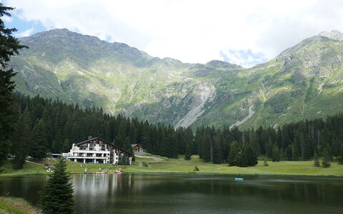 Larice: Plan D'Eau, Montagnes Relief, Montagne, Paysage Naturel, Montagnes, Paysage, Banque, Chaîne De Montagnes, Cours D'Eau, Lac