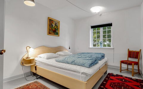 Iivo - 1.3Km from the Sea: Lit, Chambre, Mur, Design Intérieur, Meubles, Sol, Literie, Drap De Lit, Plafond, Cadre De Lit