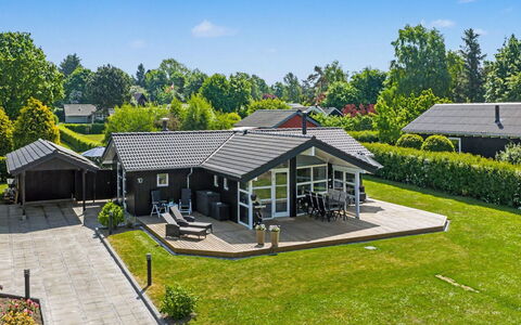 Frederikke - 875M from the Sea: Toit, Maison, Domicile, Chalet, Porte, Siding, Plate-Forme, Porche, Planche, Dur
