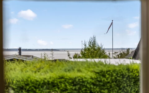 Nielsine - 250M from the Sea: Mer, Océan, Lumière Du Soleil, Côte, Ombre, Daylighting