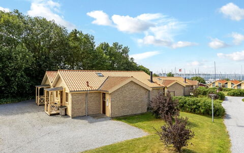 Rouwen - 120M from the Sea: Domicile, Zone Résidentielle, Maison, Toit, Chalet, Biens, Allée, Banlieue, Siding