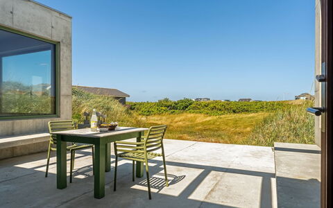 Rieke - 250M from the Sea: Maison, Toit, Domicile, Chalet, Arbuste, Couverture De Sol, Biens, Ferme, Siding, Batiments Jardin