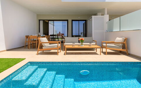 D'Mediterranea Private Pool & Sauna: Bois, Sol, Sol, Meubles, Piscine, Recours, Ombre, Mobilier De Jardin, Chaise, Conception