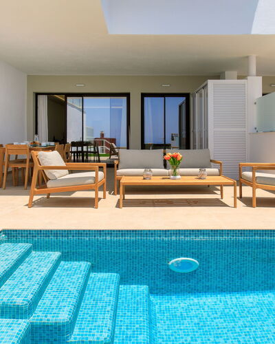 D'Mediterranea Private Pool & Sauna: Bois, Sol, Sol, Meubles, Piscine, Recours, Ombre, Mobilier De Jardin, Chaise, Conception