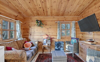 Woodland Lodge
