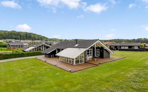 Winald - 150M from the Sea: Herbe, Prairie, Lot Terre, Chalet, Zone Rurale, Prairie, Batiments Jardin, Jardin, Cabanon