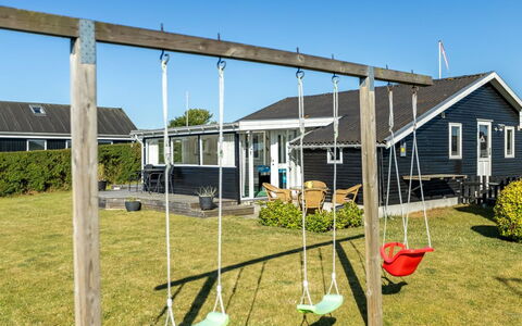 Raymond - 175M from the Sea: Biens, Ombre, Allée, Ferme