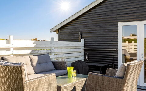Raymond - 175M from the Sea: Biens, Ombre, Allée, Ferme