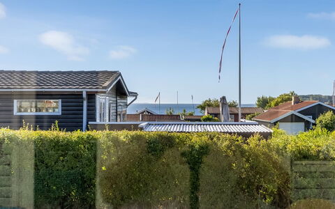 Raymond - 175M from the Sea: Biens, Ombre, Allée, Ferme