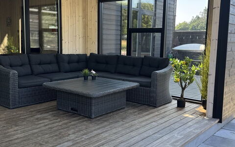 Abbo - 750M from the Sea: Bois, Composite, Mobilier De Jardin, Plate-Forme, Tableau De Plein Air, Dur, Planche, Tache De Bois, Conception