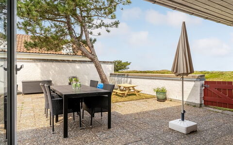 Aike - 1Km from the Sea: Bois, Domicile, Porche, Plate-Forme, Dur, Toit, Tache De Bois, Parquet, Eco Hôtel