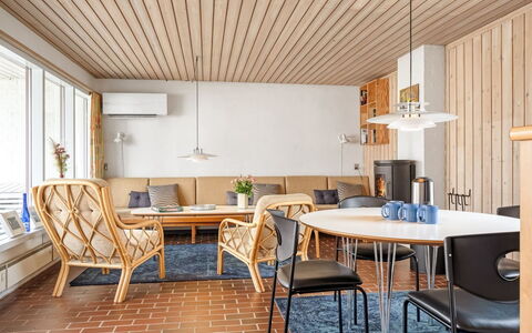 Aike - 1Km from the Sea: Bois, Domicile, Porche, Plate-Forme, Dur, Toit, Tache De Bois, Parquet, Eco Hôtel