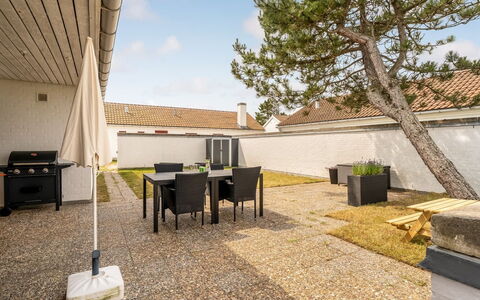 Aike - 1Km from the Sea: Bois, Domicile, Porche, Plate-Forme, Dur, Toit, Tache De Bois, Parquet, Eco Hôtel