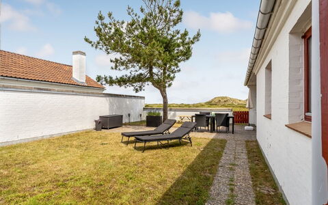 Aike - 1Km from the Sea: Bois, Domicile, Porche, Plate-Forme, Dur, Toit, Tache De Bois, Parquet, Eco Hôtel