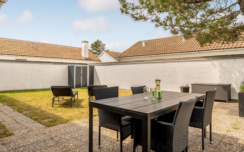 Aike - 1Km from the Sea: Bois, Domicile, Porche, Plate-Forme, Dur, Toit, Tache De Bois, Parquet, Eco Hôtel