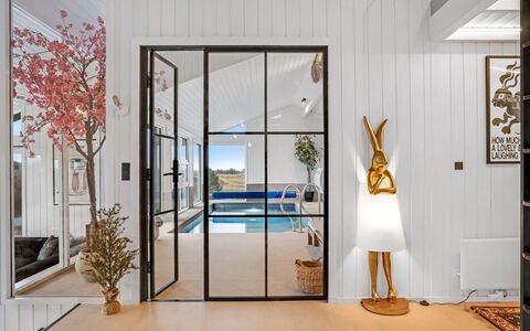 Marcus - 500M from the Sea: Biens, Ombre, Allée, Ferme