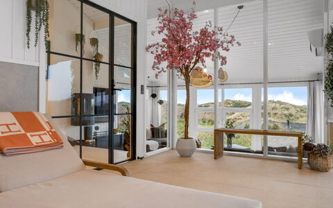 Marcus - 500M from the Sea: Biens, Ombre, Allée, Ferme